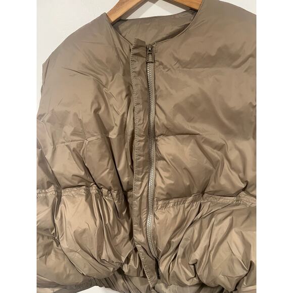 Women’s Minimalist Cropped Poofy Puffer Vest M - Picture 5 of 6